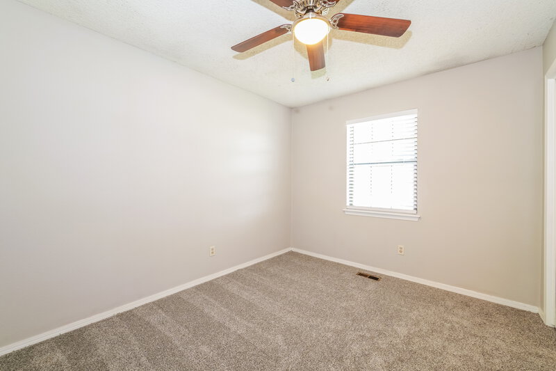 1,575/Mo, 1074 Dover Mansion Yukon, OK 73099 Bedroom View 2