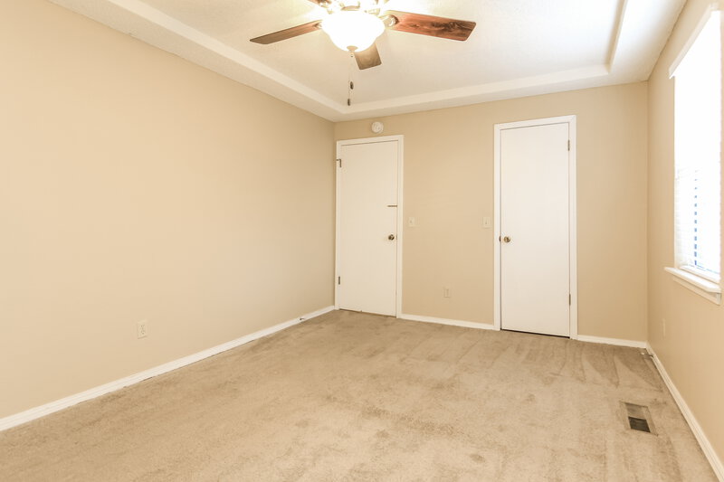 1,550/Mo, 1074 Dover Mansion Yukon, OK 73099 Main Bedroom View 2