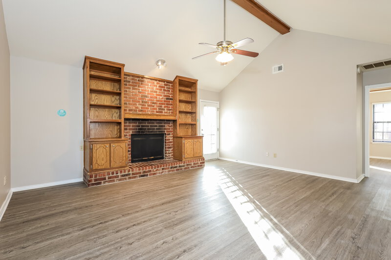 2,080/Mo, 14420 Briarcliff Circle Oklahoma City, OK 73170 Living Room View