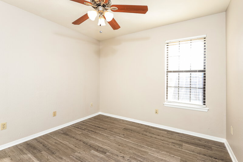 2,080/Mo, 14420 Briarcliff Circle Oklahoma City, OK 73170 Bedroom View 2