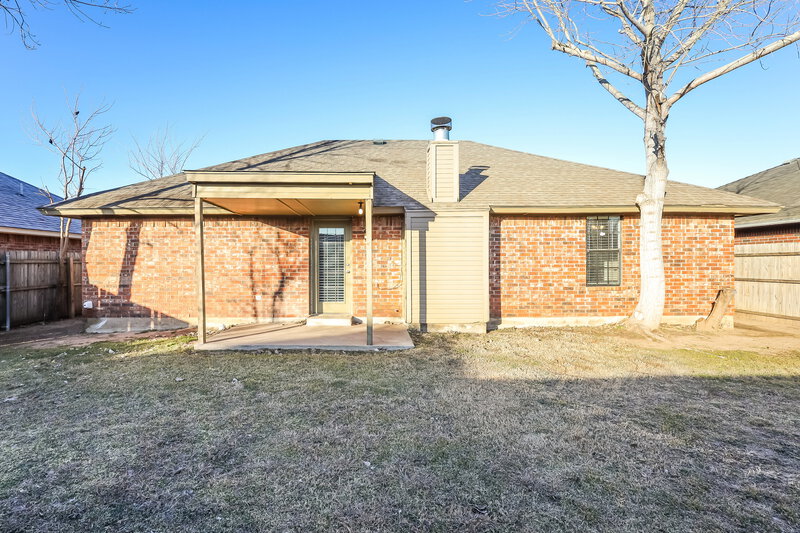 2,080/Mo, 14420 Briarcliff Circle Oklahoma City, OK 73170 Rear View