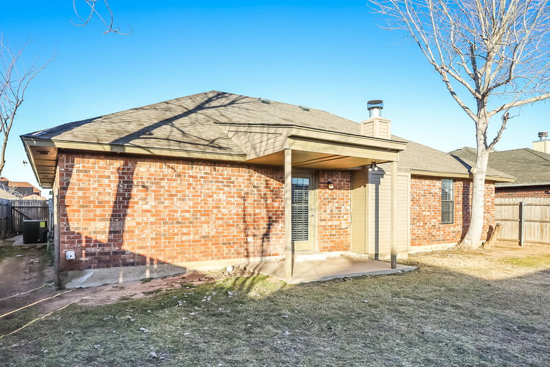 2,080/Mo, 14420 Briarcliff Circle Oklahoma City, OK 73170 Rear View 2