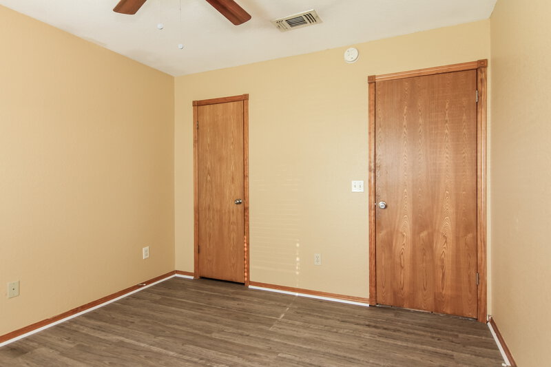 2,080/Mo, 14420 Briarcliff Circle Oklahoma City, OK 73170 Bedroom View 4