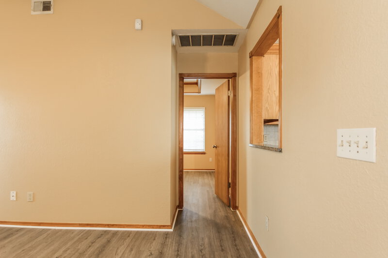 2,080/Mo, 14420 Briarcliff Circle Oklahoma City, OK 73170 Bedroom View 5