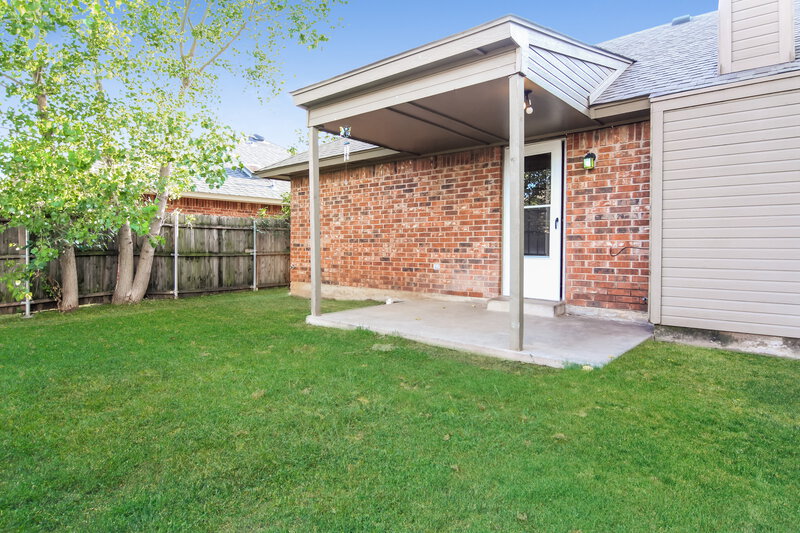 2,080/Mo, 14420 Briarcliff Circle Oklahoma City, OK 73170 Rear View 3