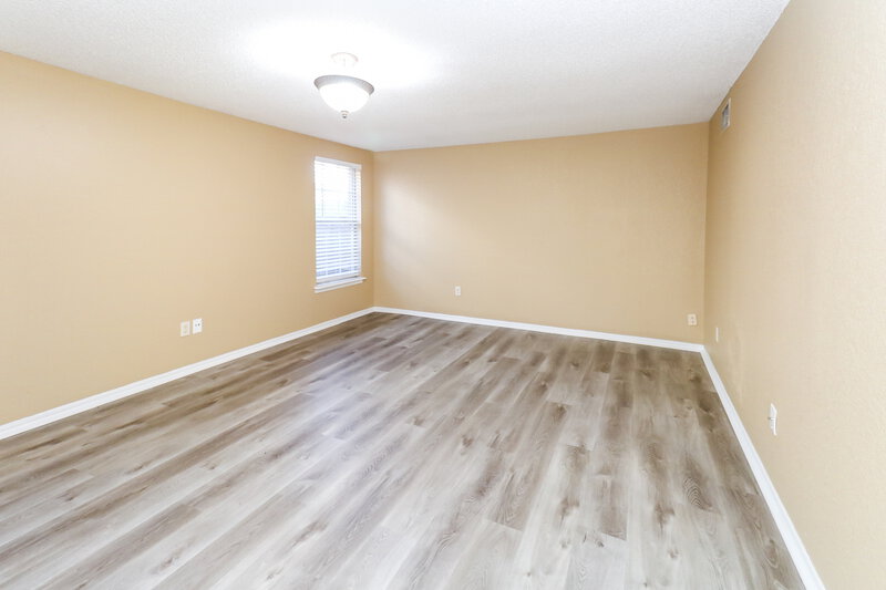 1,610/Mo, 2107 Lakecrest Dr Oklahoma City, OK 73170 Main Bedroom View