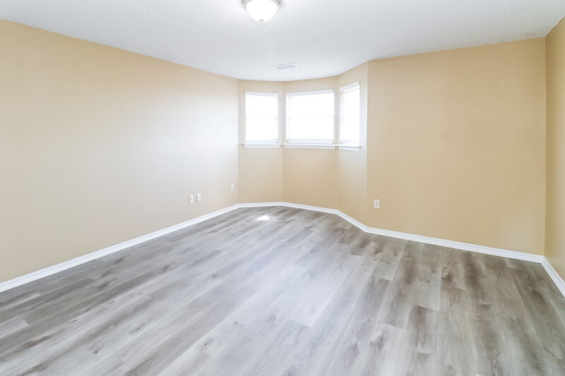 1,610/Mo, 2107 Lakecrest Dr Oklahoma City, OK 73170 Main Bedroom View 2