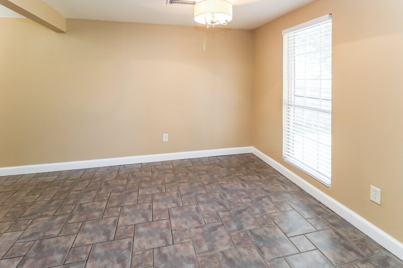 1,610/Mo, 2107 Lakecrest Dr Oklahoma City, OK 73170 Bedroom View 2