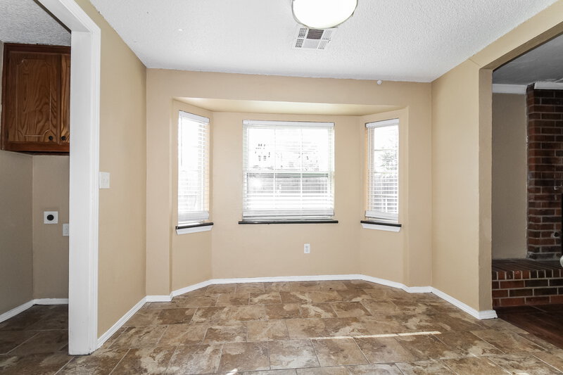 1,495/Mo, 1401 SE 10th St Moore, OK 73160 Dining Room View