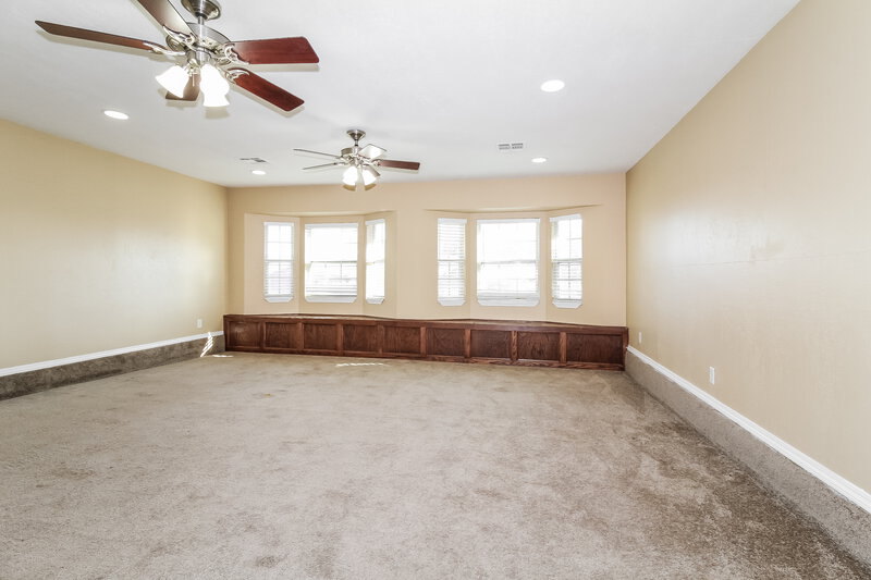 1,495/Mo, 1401 SE 10th St Moore, OK 73160 Family Room View