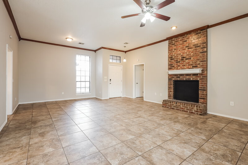 1,585/Mo, 5820 SE 81st St Oklahoma City, OK 73135 Living Room View 2