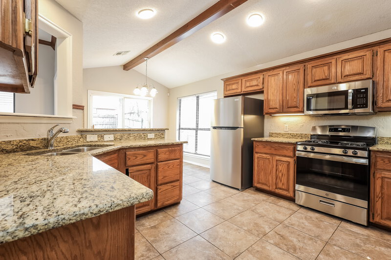 1,585/Mo, 5820 SE 81st St Oklahoma City, OK 73135 Kitchen View