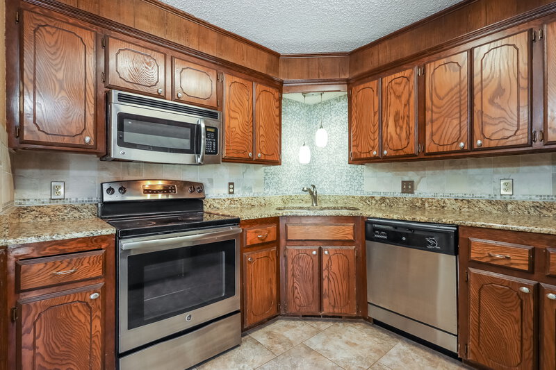 1,435/Mo, 13309 Turtle Creek Dr Oklahoma City, OK 73170 Kitchen View