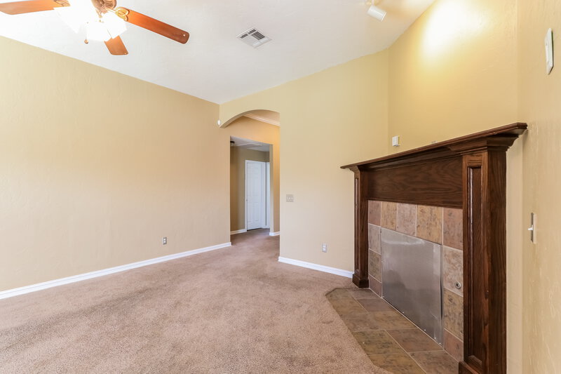 1,680/Mo, 7913 Eagle Circle Oklahoma City, OK 73135 Living Room View