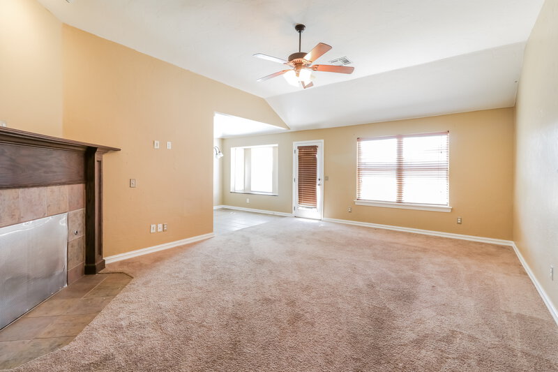 1,680/Mo, 7913 Eagle Circle Oklahoma City, OK 73135 Living Room View 2