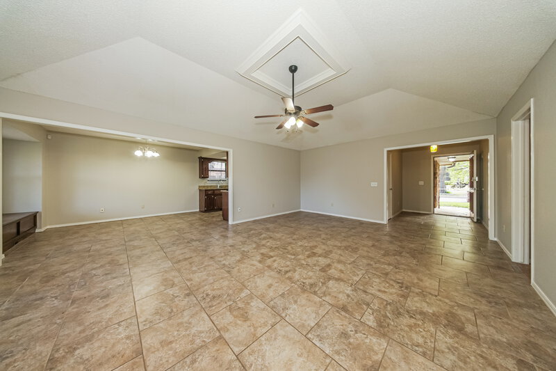 1,705/Mo, 4109 Windward Way Yukon, OK 73099 Living Room View 3