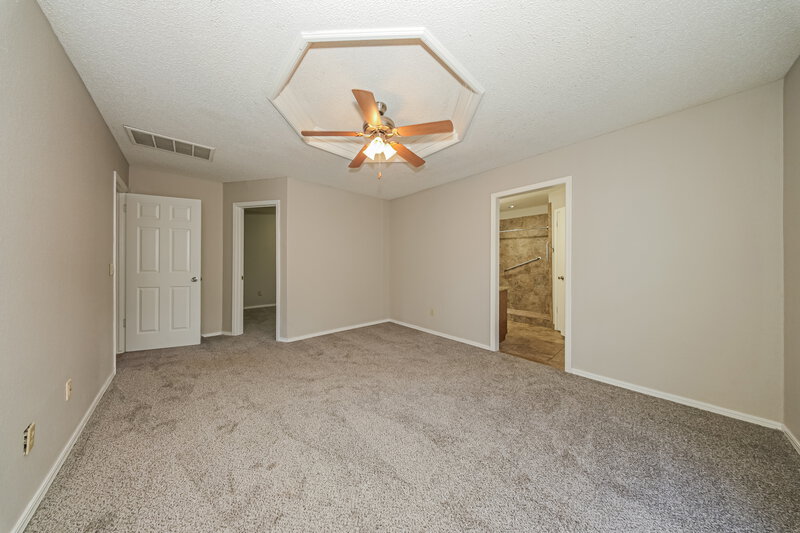 1,705/Mo, 4109 Windward Way Yukon, OK 73099 Main Bedroom View