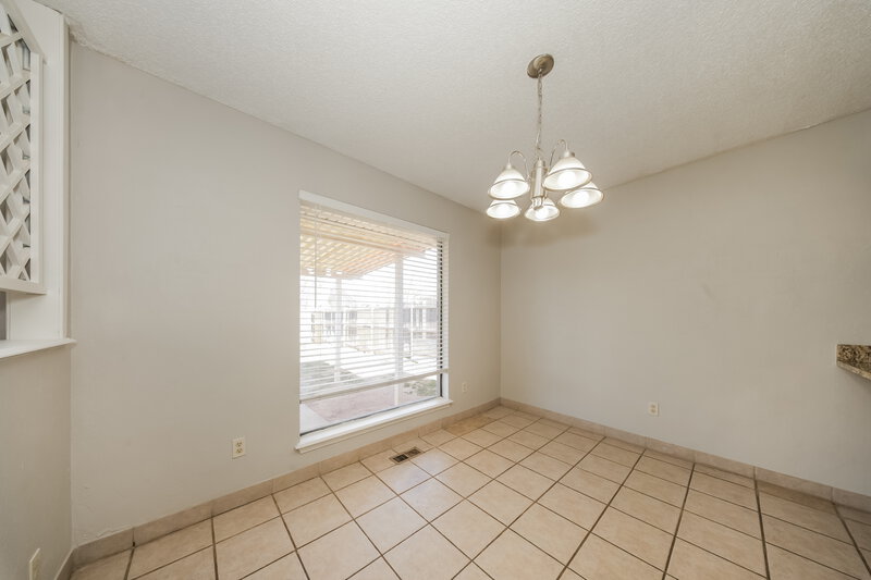 1,440/Mo, 1353 Oswego Dr Yukon, OK 73099 Dining Room View