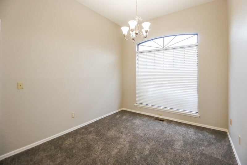 1,480/Mo, 8529 SW 37th St Oklahoma City, OK 73179 Dining Room View