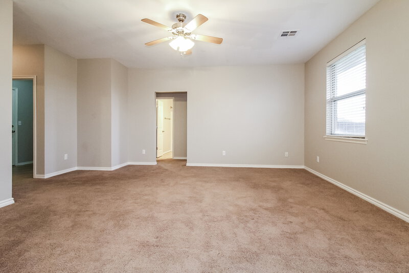1,470/Mo, 10609 SW 32nd St Yukon, OK 73099 Living Room View