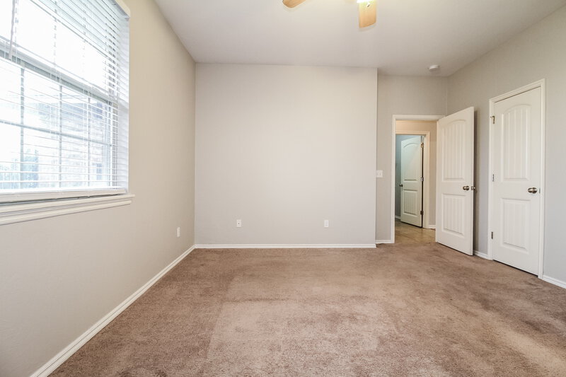 1,470/Mo, 10609 SW 32nd St Yukon, OK 73099 Main Bedroom View