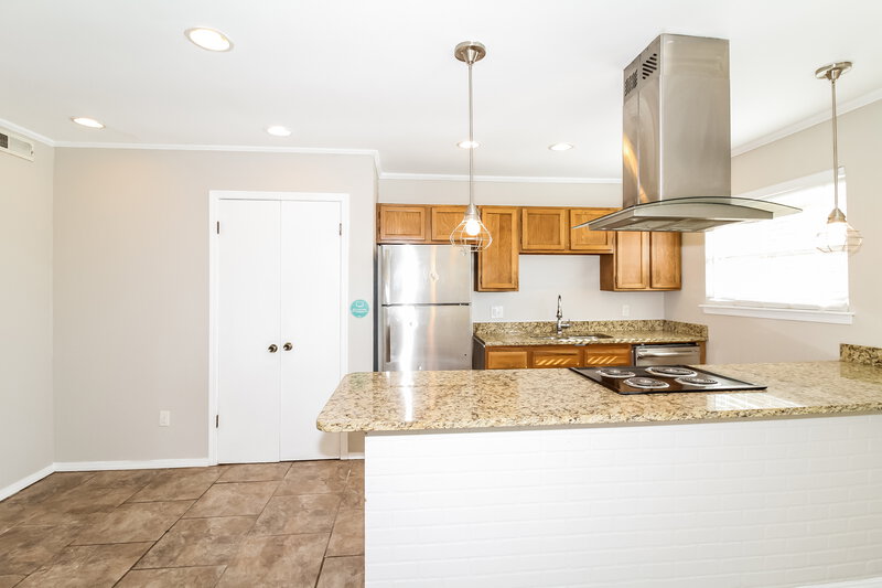 1,755/Mo, 1024 SW 101st St Oklahoma City, OK 73139 Kitchen View 2