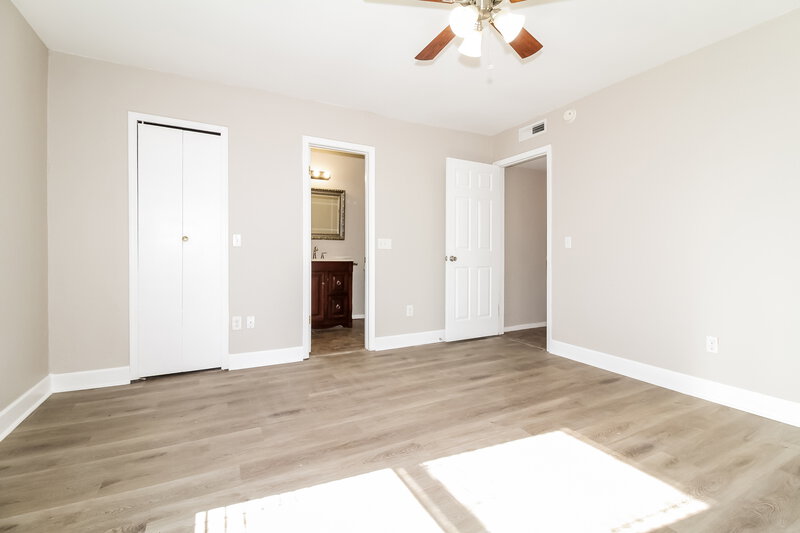 1,755/Mo, 1024 SW 101st St Oklahoma City, OK 73139 Main Bedroom View 3