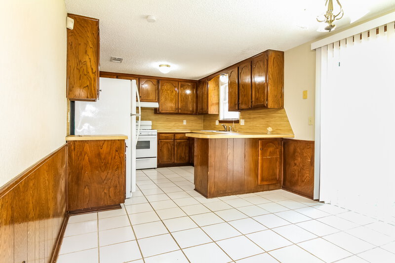 1,010/Mo, 4213 Se 48th Terr Oklahoma City, OK 73135 Kitchen View 2