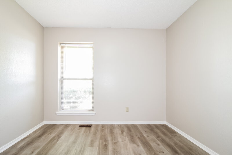 1,410/Mo, 5037 Burntwood Dr Oklahoma City, OK 73135 Bedroom View 4
