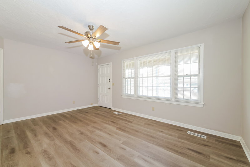 1,320/Mo, 3935 Nw 27th Oklahoma City, OK 73107 Living Room View