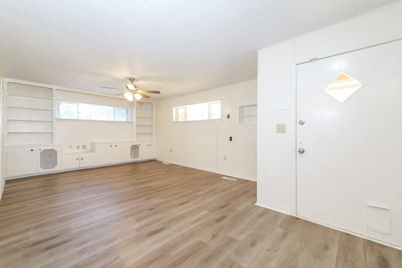 1,320/Mo, 3935 Nw 27th Oklahoma City, OK 73107 Family Room View