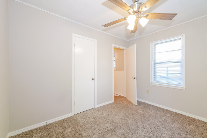 1,320/Mo, 3935 Nw 27th Oklahoma City, OK 73107 Main Bedroom View