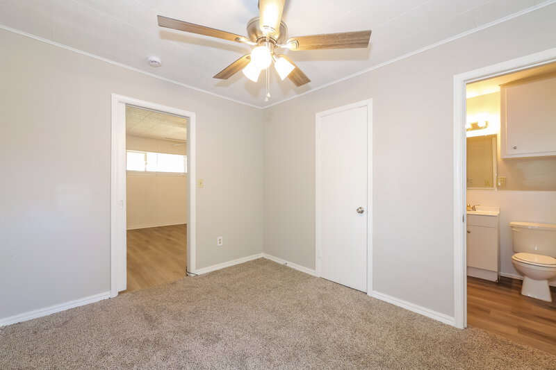 1,320/Mo, 3935 Nw 27th Oklahoma City, OK 73107 Main Bedroom View 2