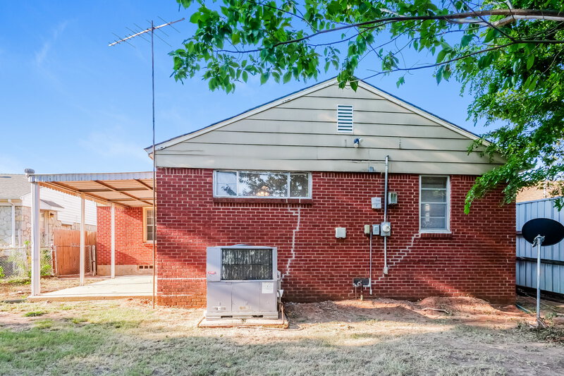 1,320/Mo, 3935 Nw 27th Oklahoma City, OK 73107 Rear View