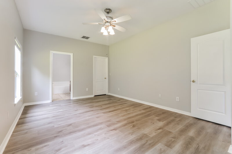 2,220/Mo, 416 Marathon Ln Sanford, FL 32771 Main Bedroom View 2