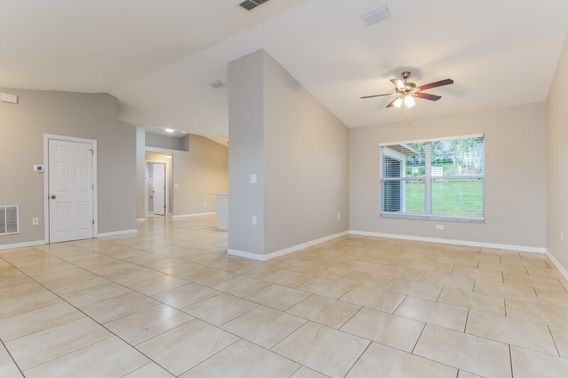 2,085/Mo, 10433 Calle de Flores Dr Clermont, FL 34711 Living Room View