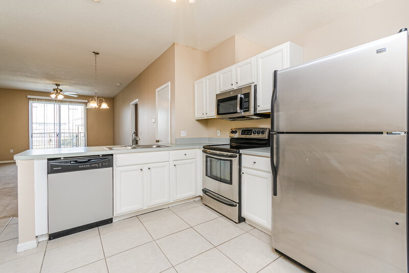 2,080/Mo, 8609 Cavendish Dr Kissimmee, FL 34747 Kitchen View