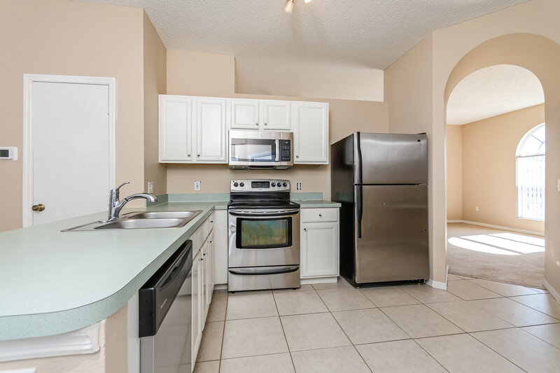 2,080/Mo, 8609 Cavendish Dr Kissimmee, FL 34747 Kitchen View 2