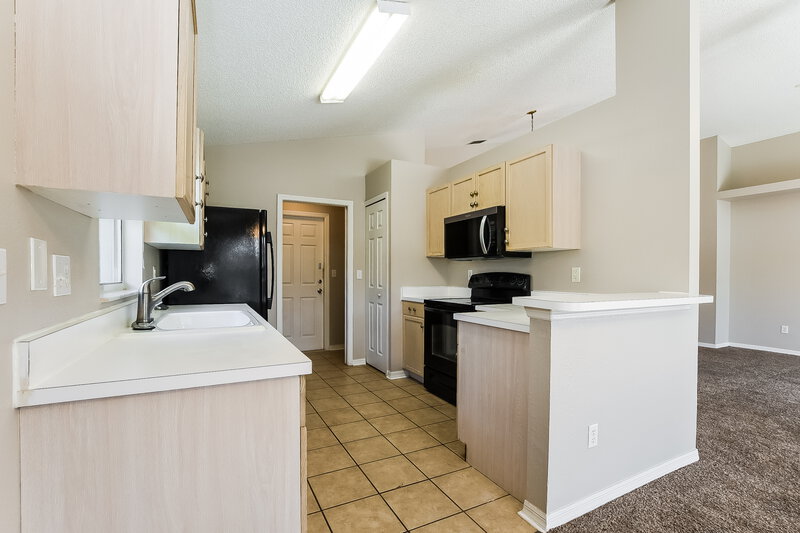 2,065/Mo, 234 Bay Meadow Dr Kissimmee, FL 34746 Kitchen View