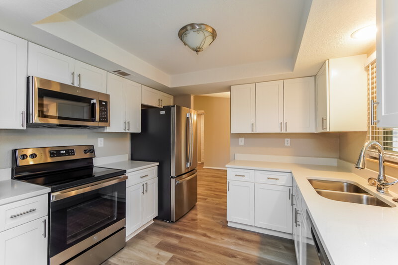 2,300/Mo, 1175 Lambert Ln Longwood, FL 32750 Kitchen View