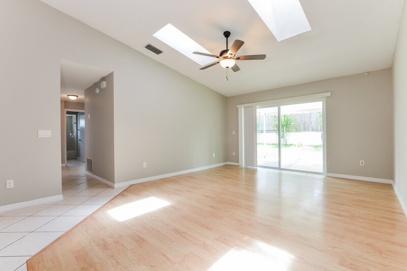 2,395/Mo, 1058 Dees Dr Oviedo, FL 32765 Living Room View 4