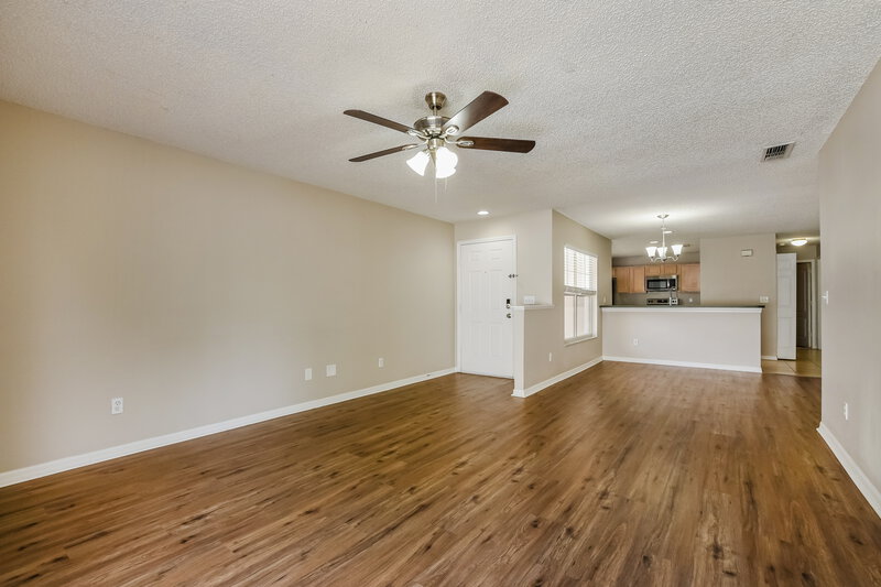 2,235/Mo, 1919 Seatonham St Winter Garden, FL 34787 Living Room View 2