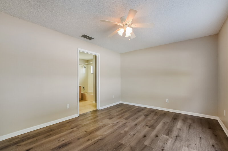 2,235/Mo, 1919 Seatonham St Winter Garden, FL 34787 Main Bedroom View