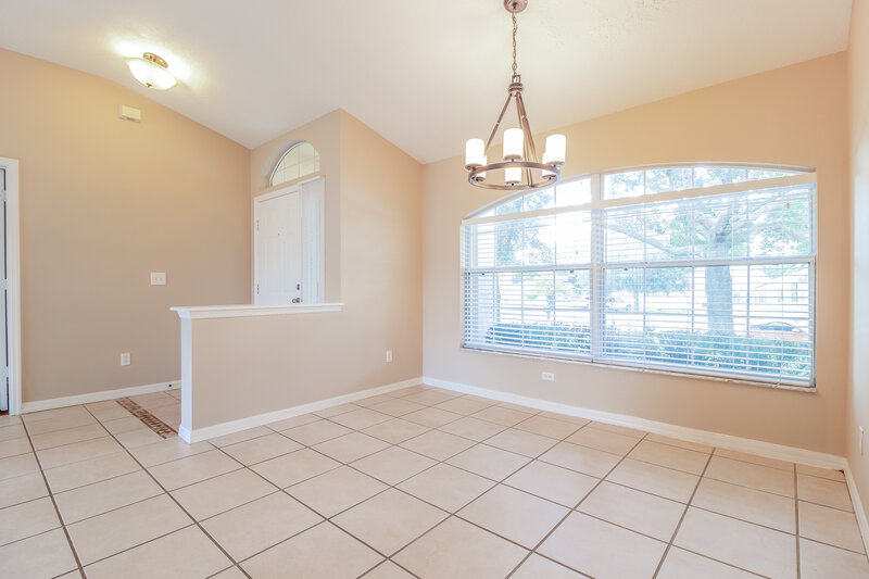 2,460/Mo, 433 Valley Edge Dr Minneola, FL 34715 Dining Room View