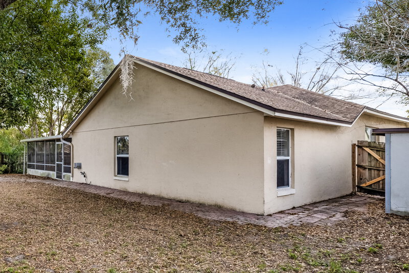 2,440/Mo, 433 Valley Edge Dr Minneola, FL 34715 Rear View 3