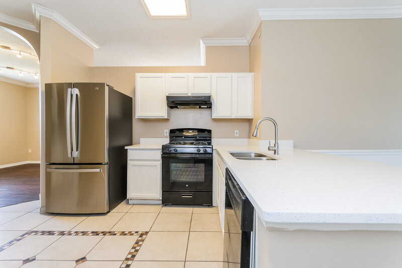 2,035/Mo, 16132 Green Cove Blvd Clermont, FL 34714 Kitchen View 2