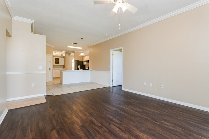 2,035/Mo, 16132 Green Cove Blvd Clermont, FL 34714 Family Room View 3