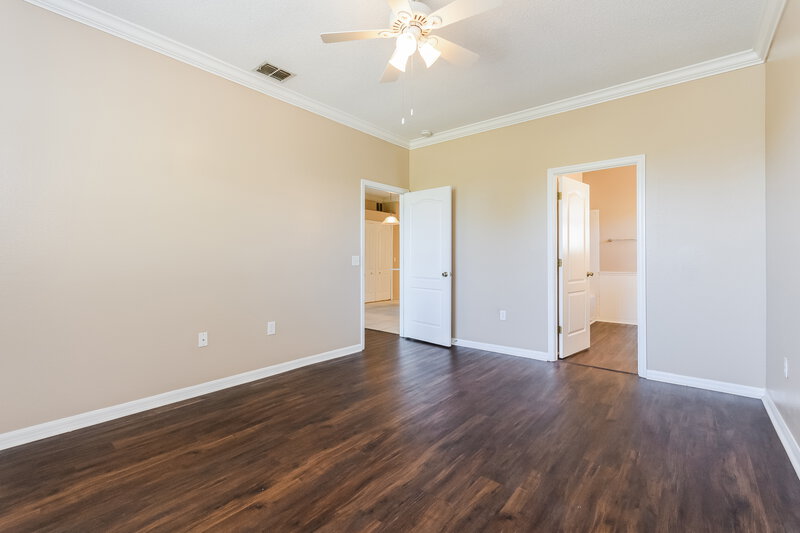 2,035/Mo, 16132 Green Cove Blvd Clermont, FL 34714 Main Bedroom View 2
