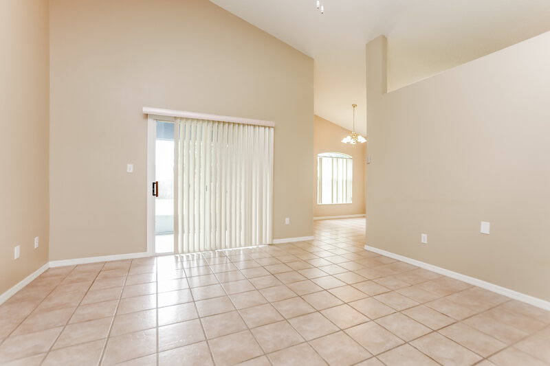 2,145/Mo, 917 Elm Forest Dr Minneola, FL 34715 Living Room View