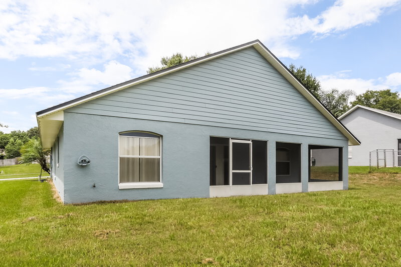 2,145/Mo, 917 Elm Forest Dr Minneola, FL 34715 Rear View 2